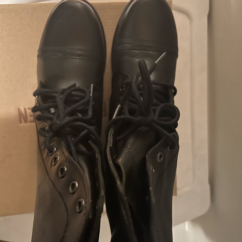 Steve Madden Black Troopa Boots - Picture 2 of 4